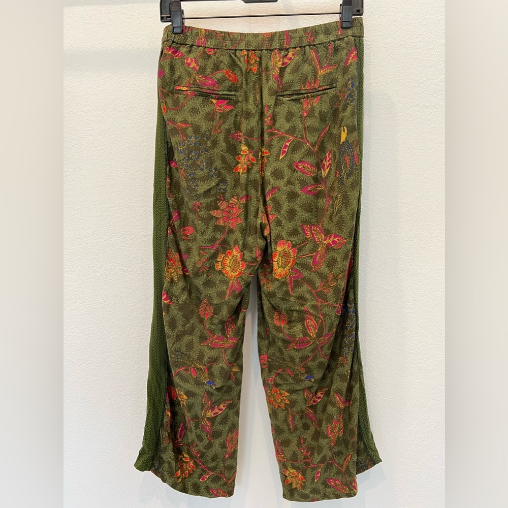 🌺🦜🦚Anthropologie Women’s green floral cropped wide leg pants size S - Picture 3 of 6
